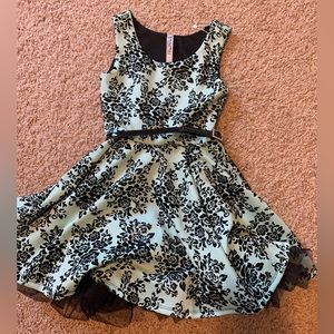 Mint green and black girls party dress, size 8, New without tags